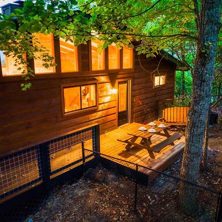 Woodhaven - Private - 3 Suites - Gorgeous Views - 3 Pools - Gamerm - Hottub - Lots Of Bears Gatlinburg Dış mekan fotoğraf