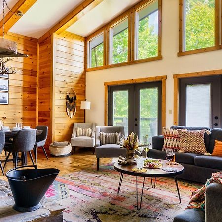 Woodhaven - Private - 3 Suites - Gorgeous Views - 3 Pools - Gamerm - Hottub - Lots Of Bears Gatlinburg Dış mekan fotoğraf