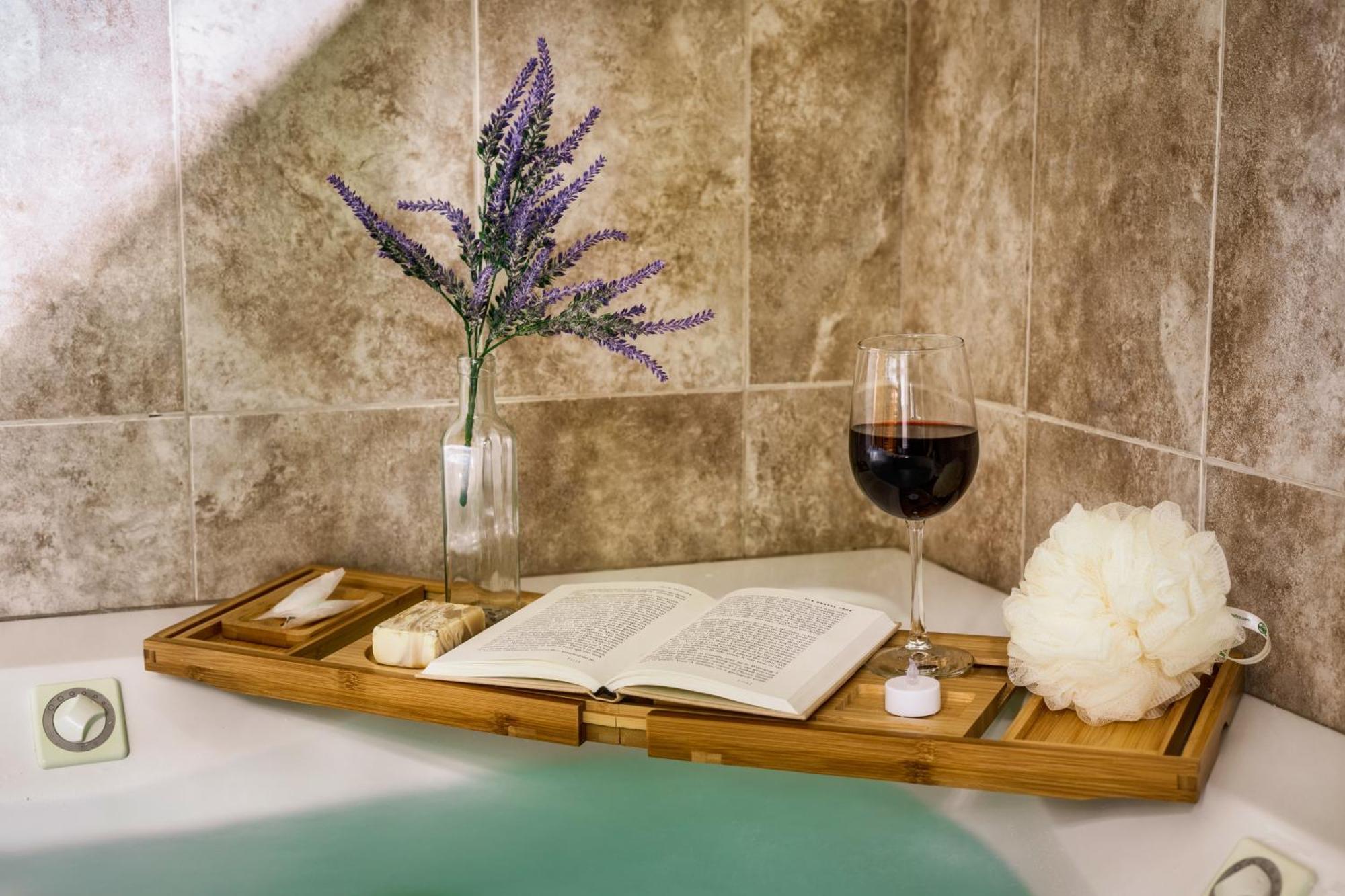 Woodhaven - Private - 3 Suites - Gorgeous Views - 3 Pools - Gamerm - Hottub - Lots Of Bears Gatlinburg Dış mekan fotoğraf