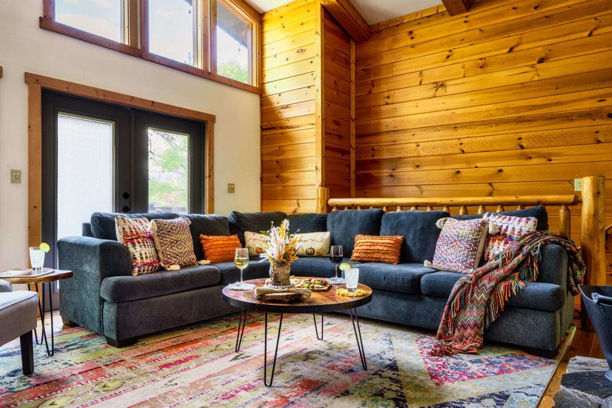 Woodhaven - Private - 3 Suites - Gorgeous Views - 3 Pools - Gamerm - Hottub - Lots Of Bears Gatlinburg Dış mekan fotoğraf